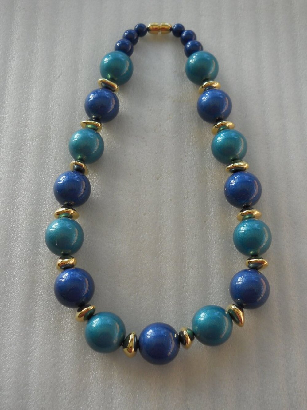 Avon - Parisian Style Necklace   1030